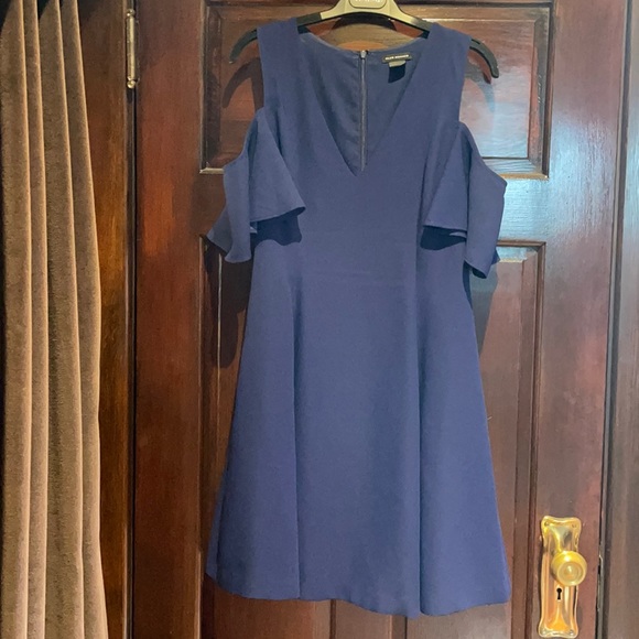 Club Monaco Pernille Cold Shoulder Dress US4 - Picture 5 of 6